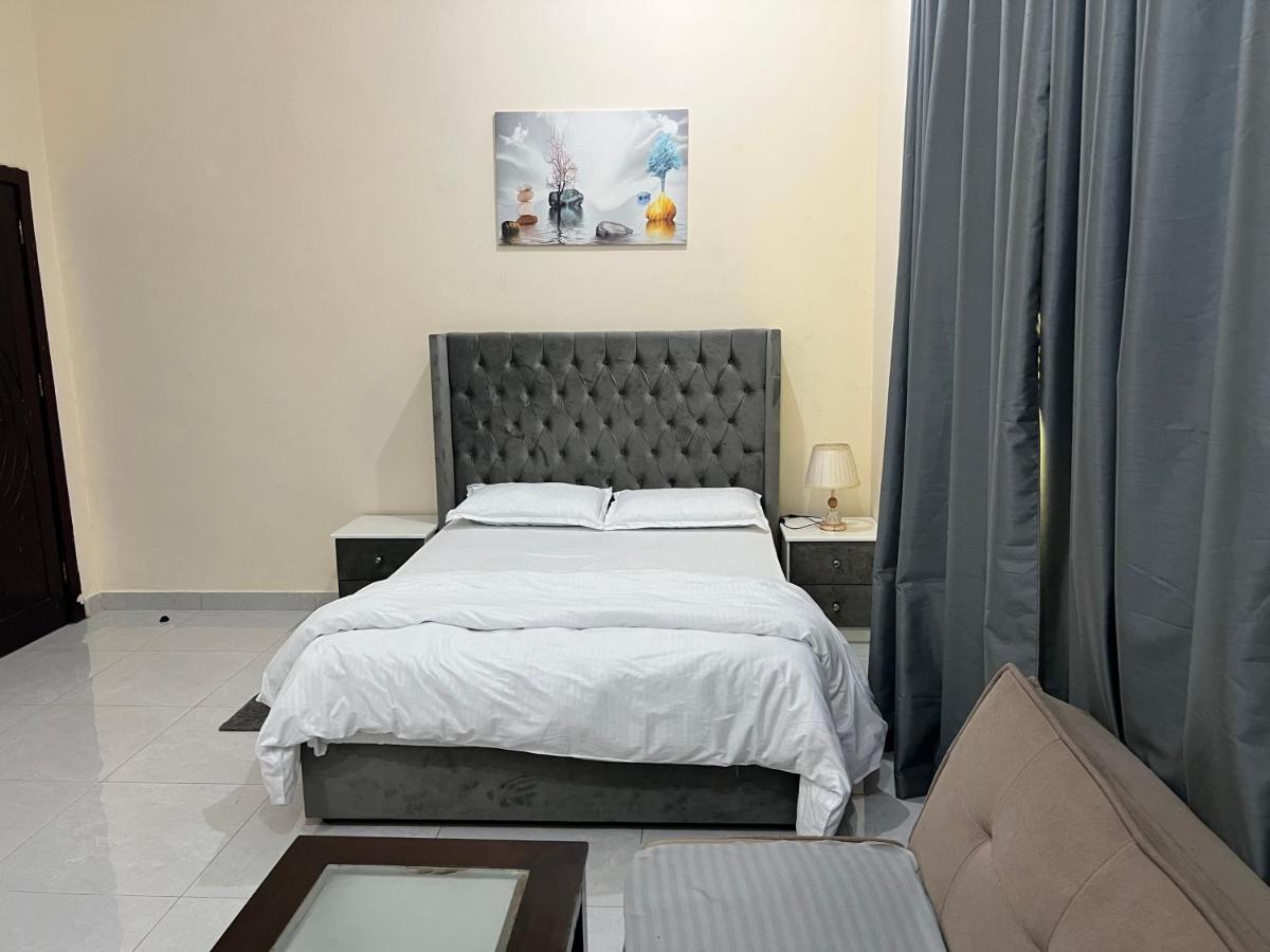 Cozy Private Studio Apartment Near Airport Abu Dhabi Buitenkant foto